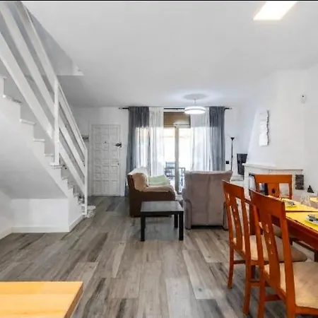 Tatil Evi Con Patio En *